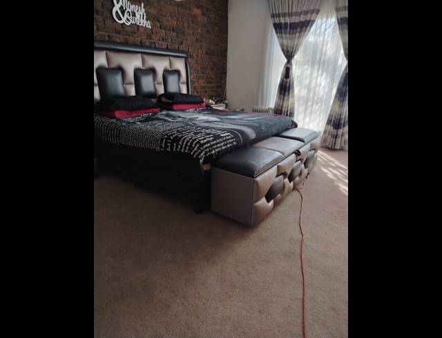 4 BEDROOM FREEHOLD FOR SALE IN AMIEL PARK